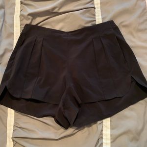 Lululemon shorts size 6